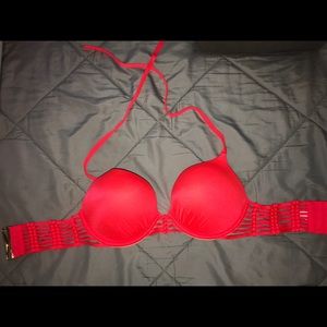Victoria’s Secret bombshell bikini top